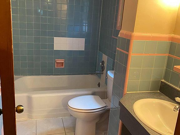 3rd image of 203 Brooks Blvd APT C