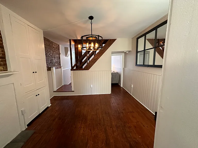 310 E Miner St — Photo 3