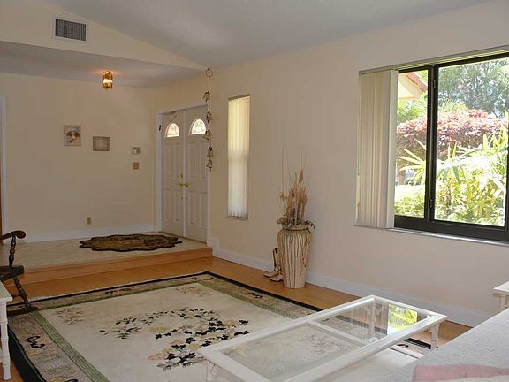 4th image of 1722 NW 111th Way
