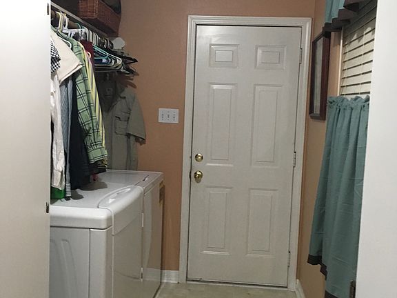 4th image of 510 Sharron Oaks Ct