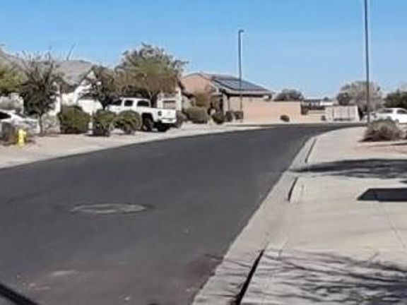 Exterior Neighborhood (street photo)