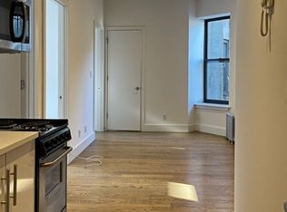 210 Rivington St #10D, New York, NY 10002