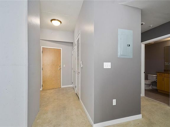 5th image of 155 Court Ave #1506