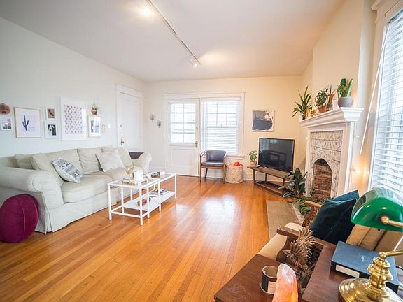4th image of 4152 McGee St #1