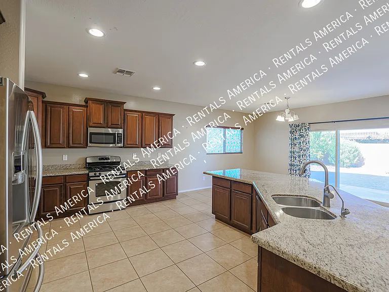 2954 E Coconino Dr — Photo 8