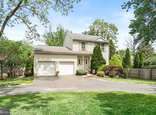 598 Edinburg Rd, Trenton, NJ 08619