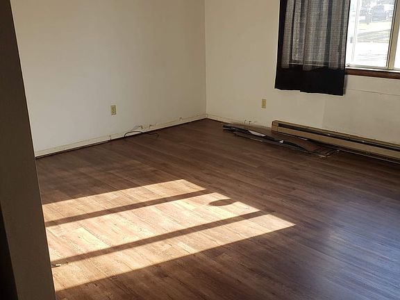 3rd image of 623 Vine St #17289797