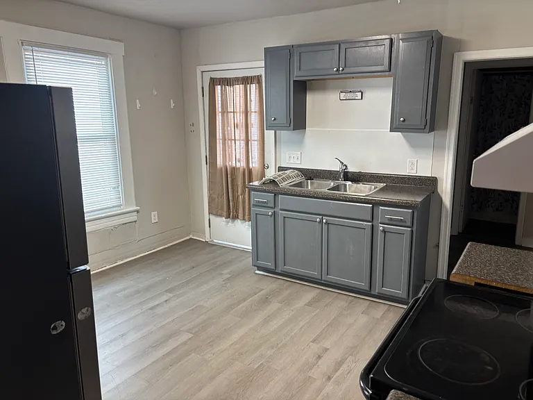 1019 Dale Ave SE #A — Photo 1