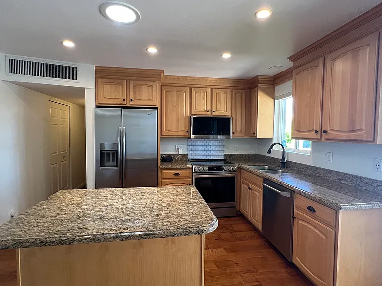7437 E Taylor St — Photo 11