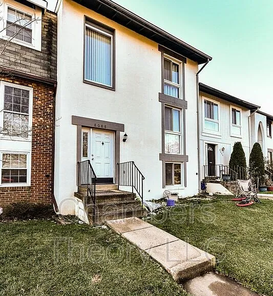 8088 Edinburgh Dr — Photo 2
