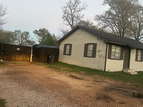 2nd image of 414 Frydek Rd