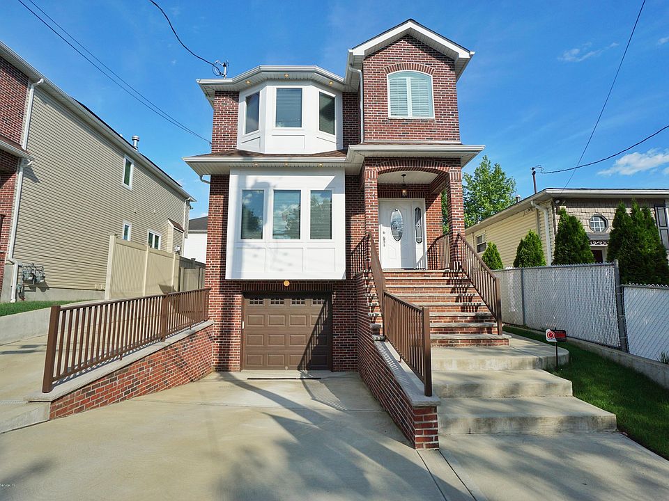 1st image of 134 Detroit Ave