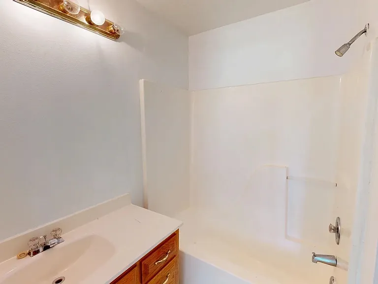 1112 Pinder Ln — Photo 10