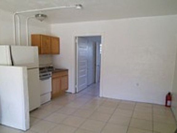 5th image of 635 Vermont Ave APT 2