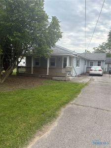 912 Cresceus Rd, Oregon, OH, 43616