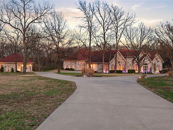 2nd image of 8855 Monticello Rd