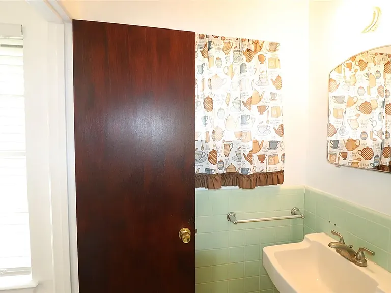 9107 Rustown Dr — Photo 13
