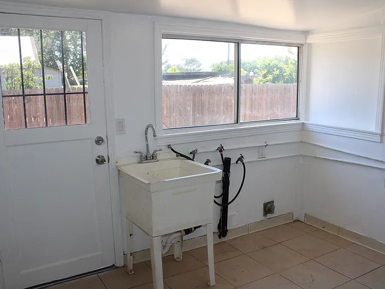 608 Union St — Photo 21