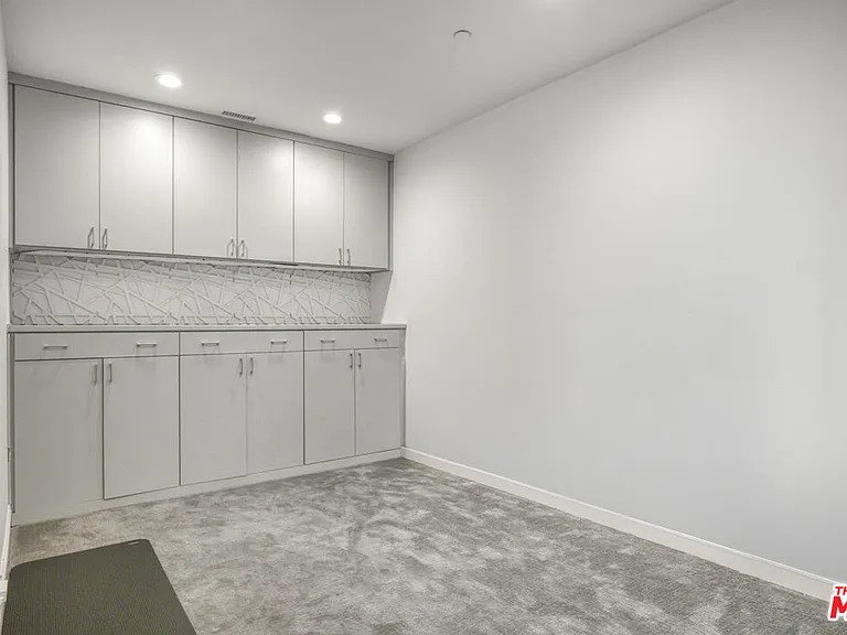 20254 Liverpool Way — Photo 32