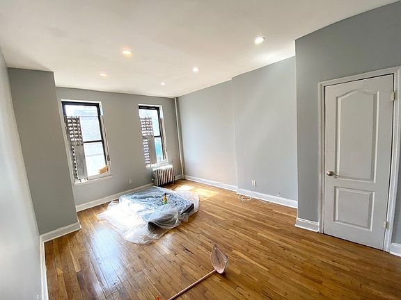 5th image of 318 E 126th St #D1