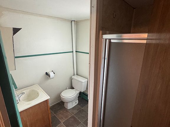 3rd image of 37 East Ave #B