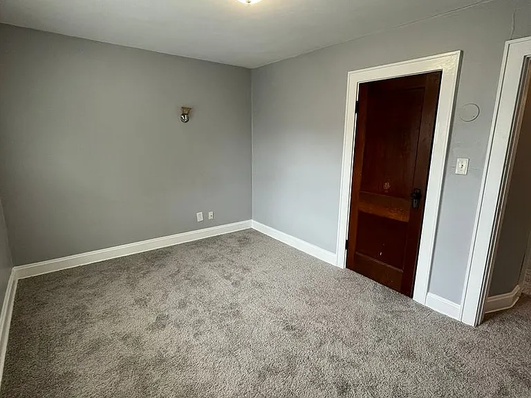 452-454 S Huron Ave — Photo 10