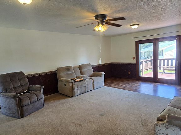 2nd image of 340 E Spring St