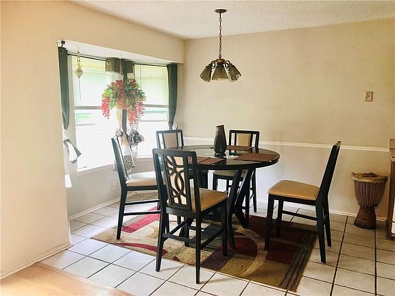 5th image of 5319 Tamarack Ct