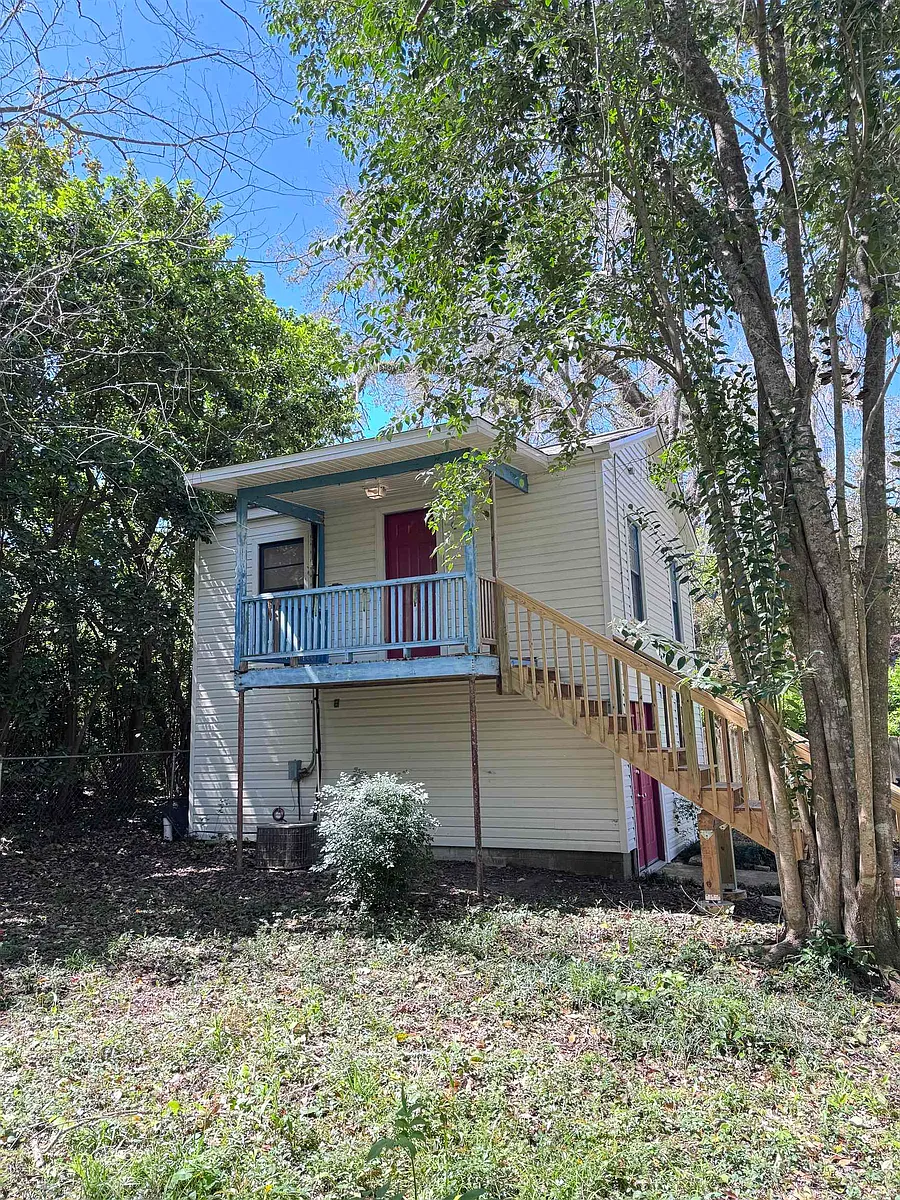 Building Photo - 817 N Forest Dr