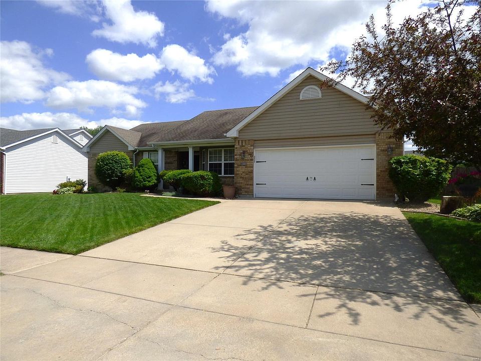 BACK ON MARKET WITH GREAT NEW PRICE!