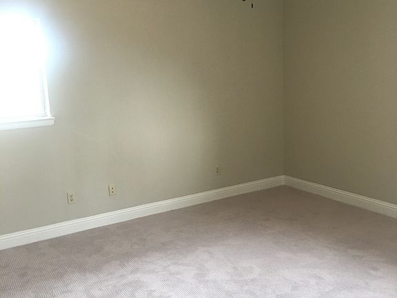 4th image of 6224 Whitman Ave