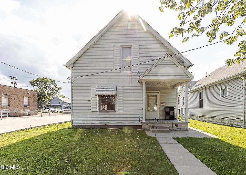 1st image of 734 Willard St