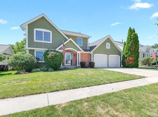 13 Fountain Lake Ct, Bloomington, IL