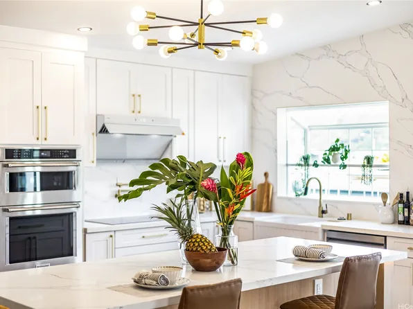 7211 Aipo Pl, Honolulu, HI 96825