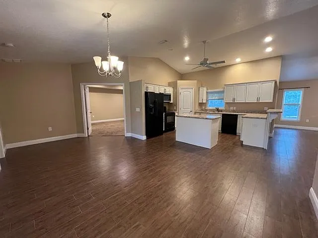 7013 Odoniel Loop W — Photo 3