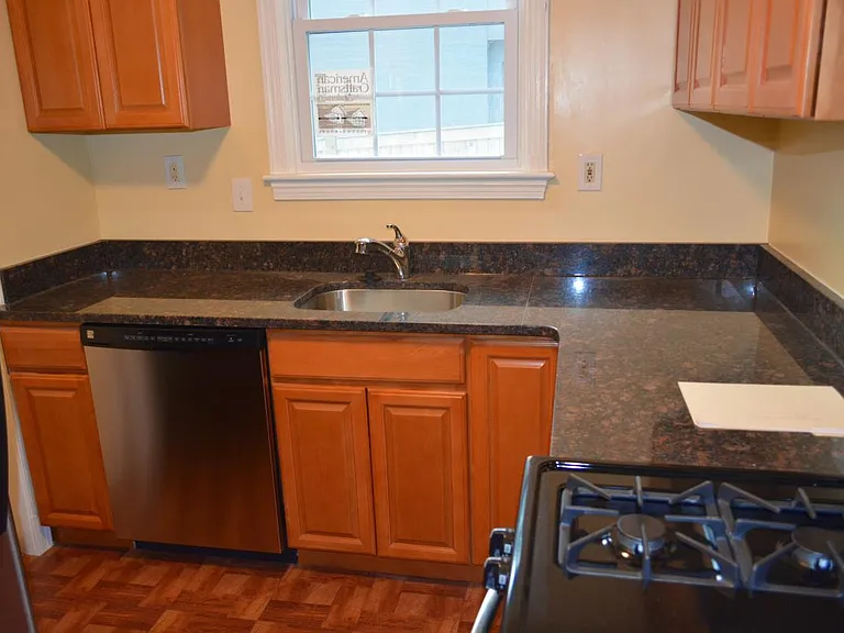4635 River Rd — Photo 8