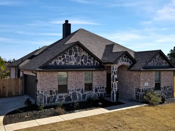 905 Maxine Dr, Athens, TX 75751