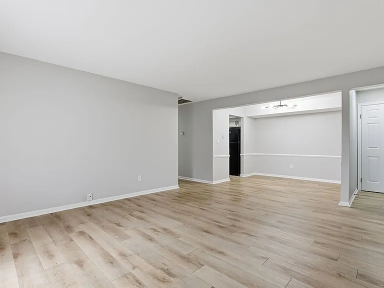 The Lenox Apartment Homes — Photo 25