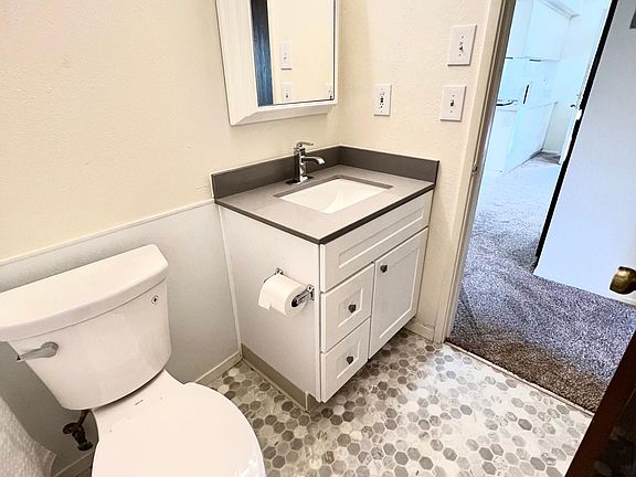 5th image of 18614 Empire St #5