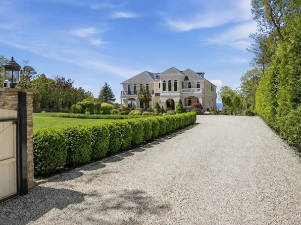 3172 Sound Ave, Baiting Hollow, NY 11933