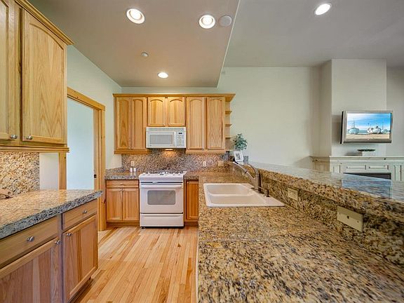 5th image of 50 River Oaks Drive #116