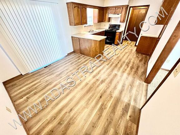 3rd image of 6701 W 149th Ter
