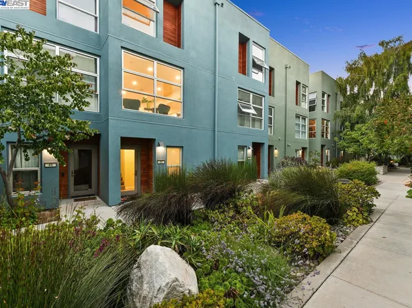 44 Glashaus Loop, Emeryville, CA 94608