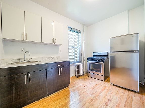 3rd image of 799 Putnam Ave APT 3B