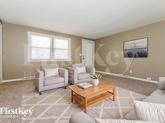4th image of 5042 N Bellaire Ave