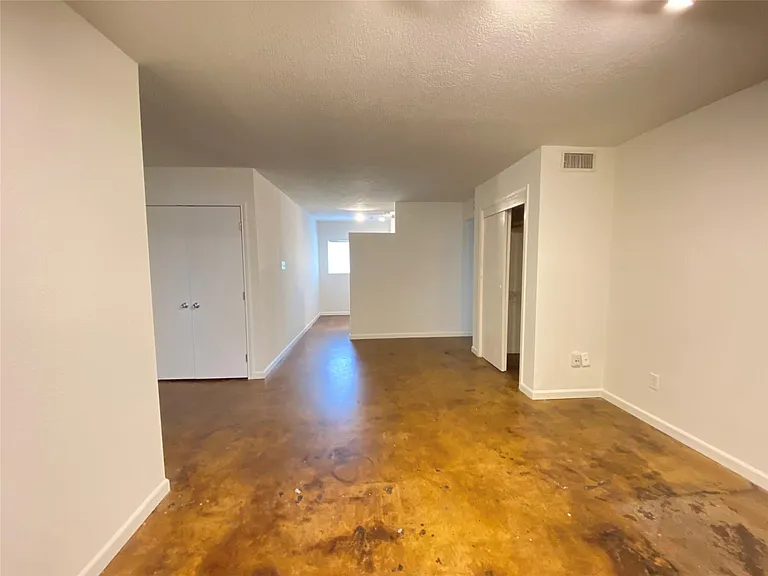 1112 Lawrence St #13 — Photo 7