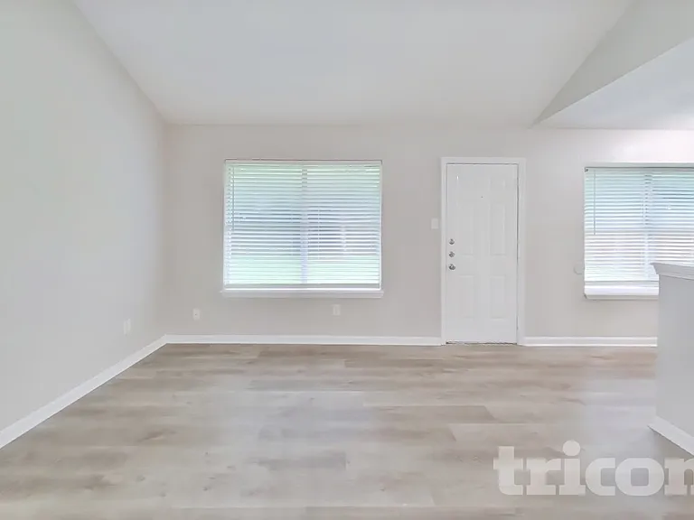 12211 Haroldson Forest Dr — Photo 3