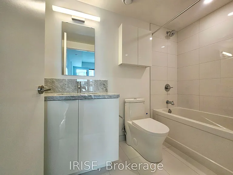 230 Simcoe St #2414 — Photo 13