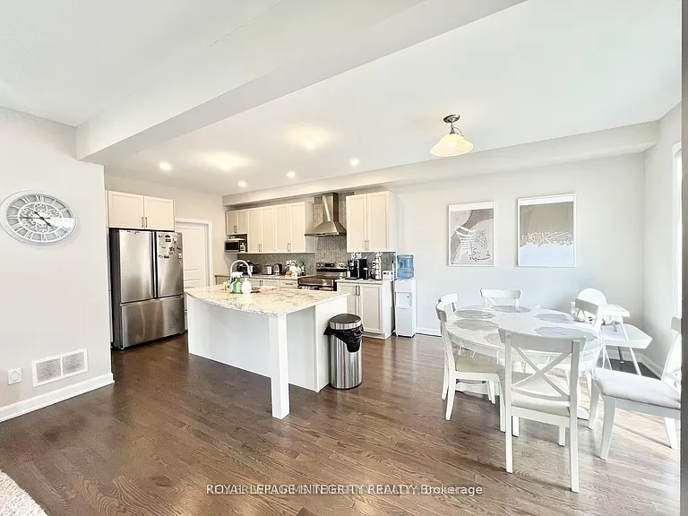 1042 Parabolica Way — Photo 11