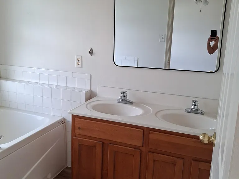 576 S Carlisle St — Photo 21